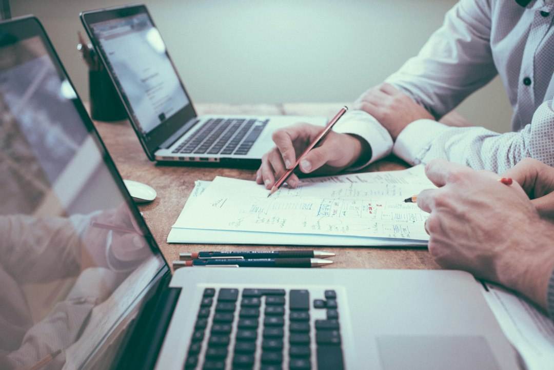 10 platforme online pentru învățare autodidactă